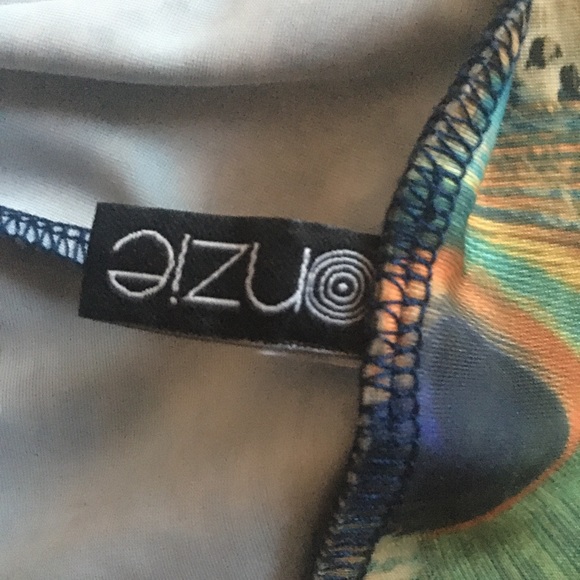 Onzie - Peacock print yoga pants 🦚 - Picture 3 of 3